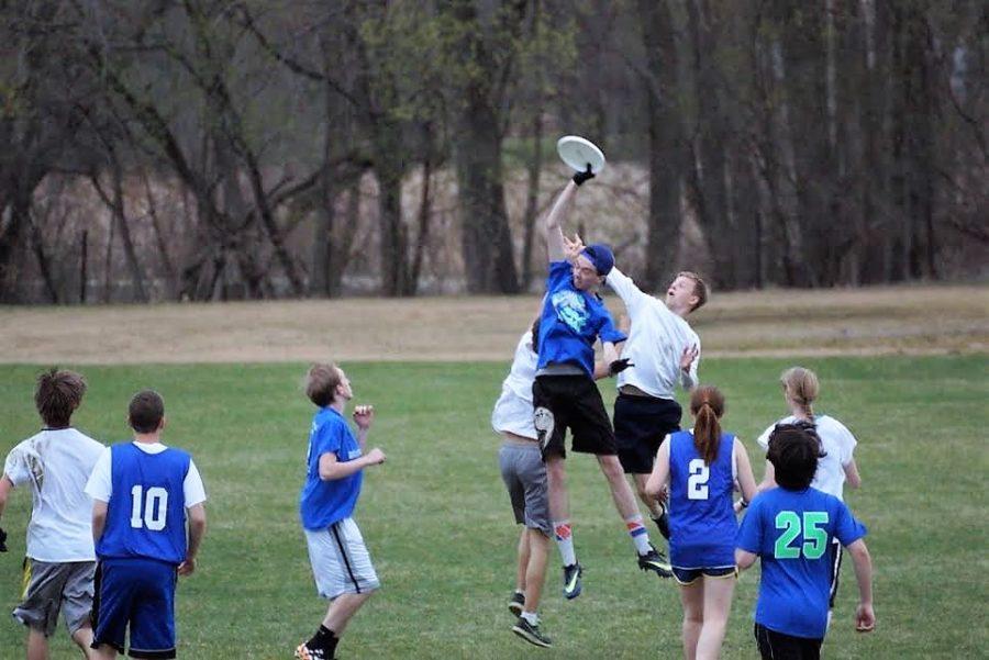 The Ultimate Team Game: Frisbee Team Prepares for the Season