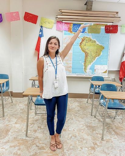 Teacher Spotlight: Minnetonkas Instagram Famous Profe Rayen Instroza