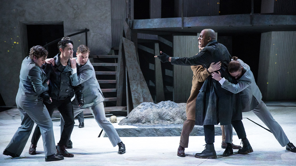 Image courtesy of the Guthrie | Hamlet